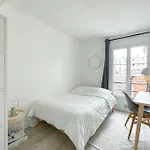 Charming 14M Studio In Paris 17Th Arrondissement